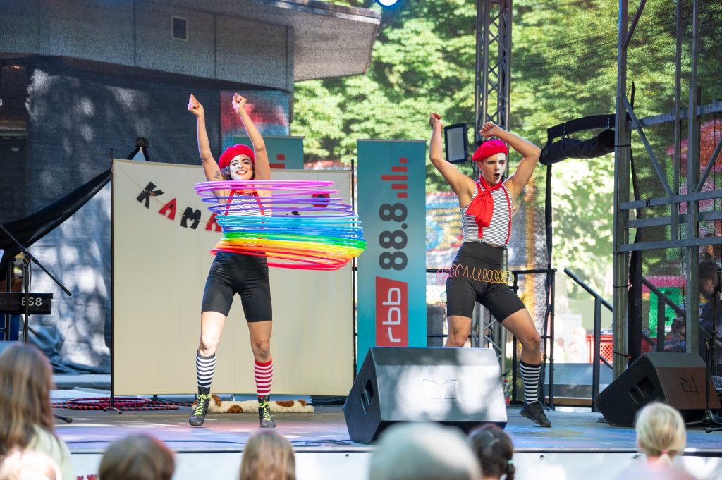 Zirkusshow vom Kama Duo – Showangebot für Kinderveranstaltungen in Berlin